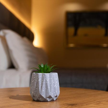 4R Colombo Hotel Tirana Eksteriør billede