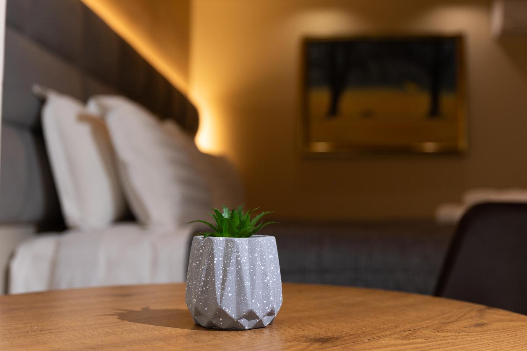4R Colombo Hotel Tirana Eksteriør billede