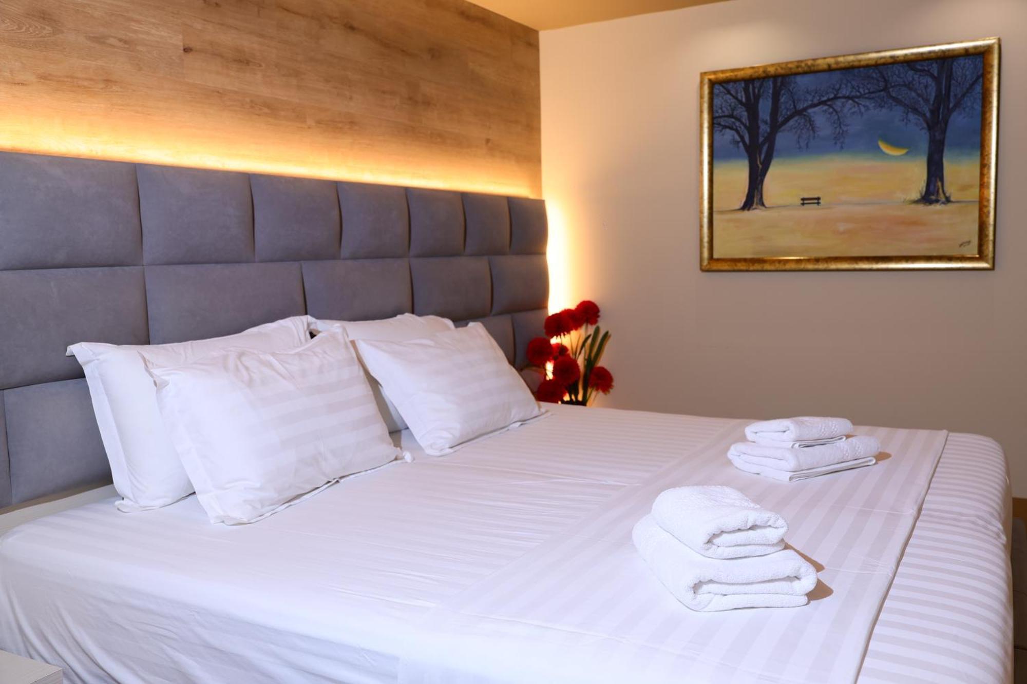 4R Colombo Hotel Tirana Eksteriør billede