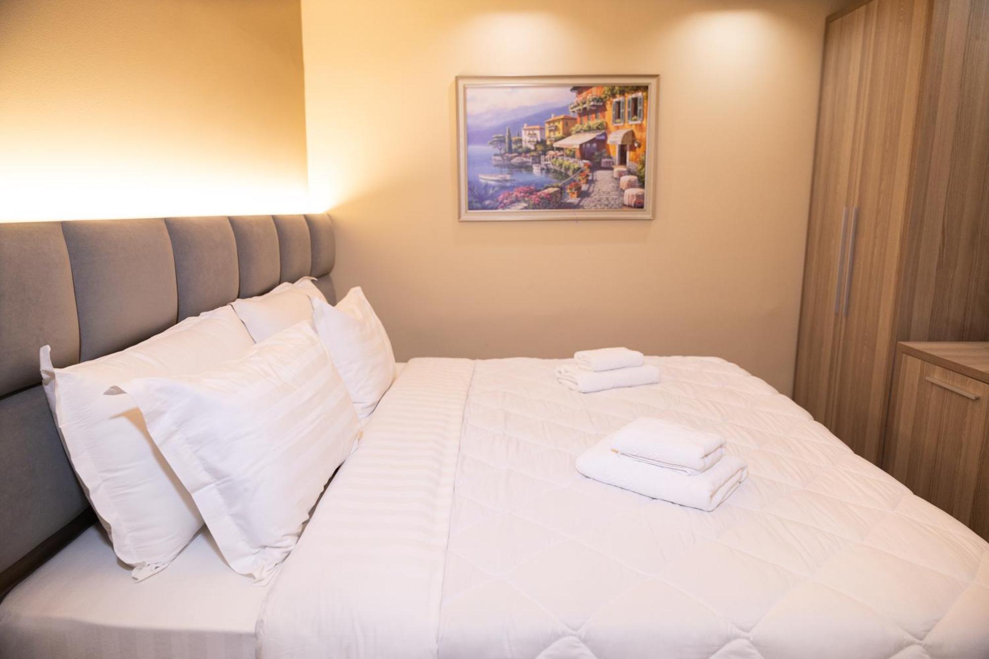 4R Colombo Hotel Tirana Eksteriør billede