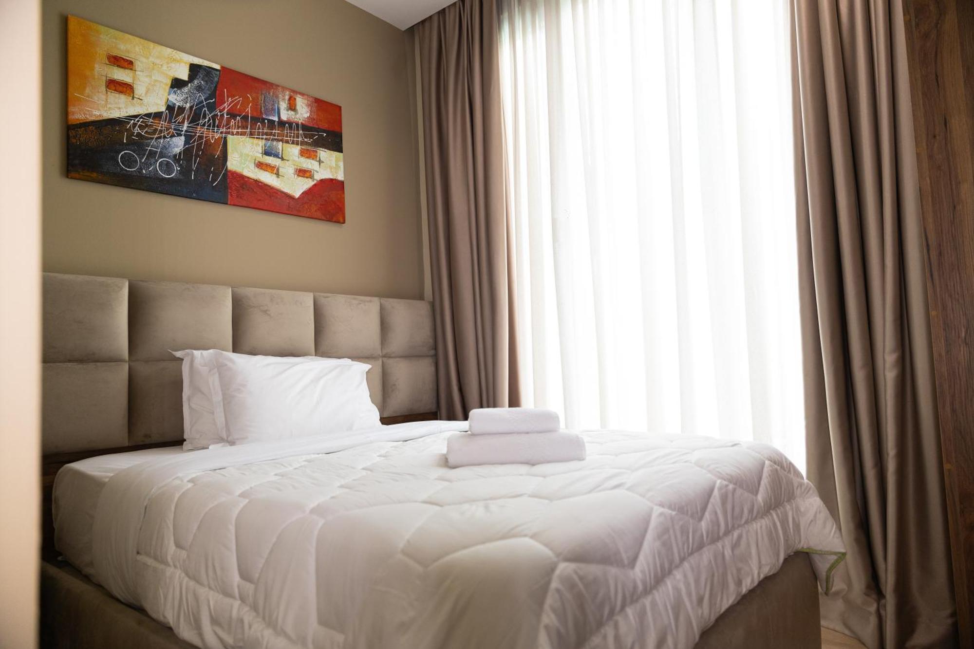 4R Colombo Hotel Tirana Eksteriør billede