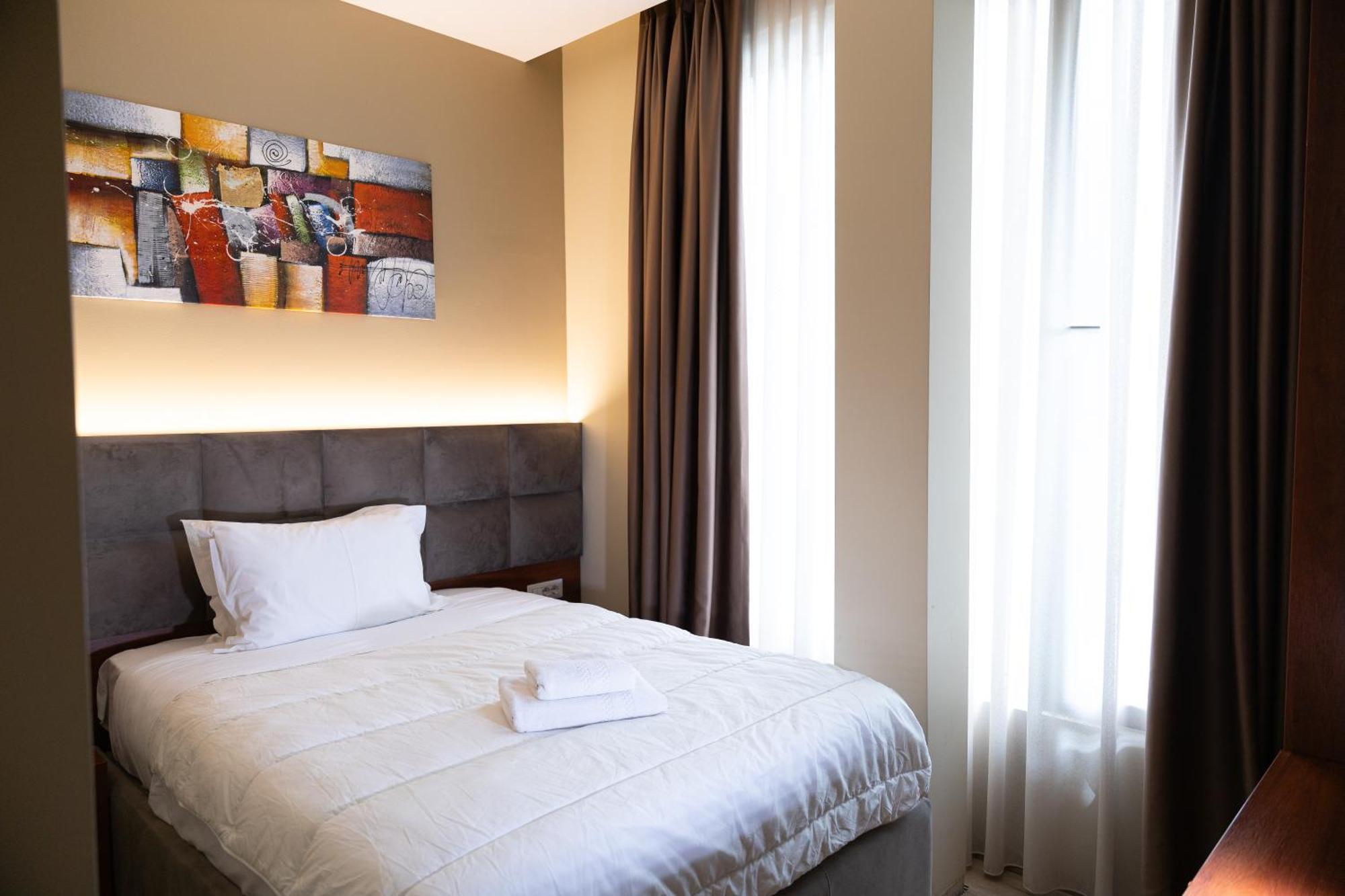 4R Colombo Hotel Tirana Eksteriør billede