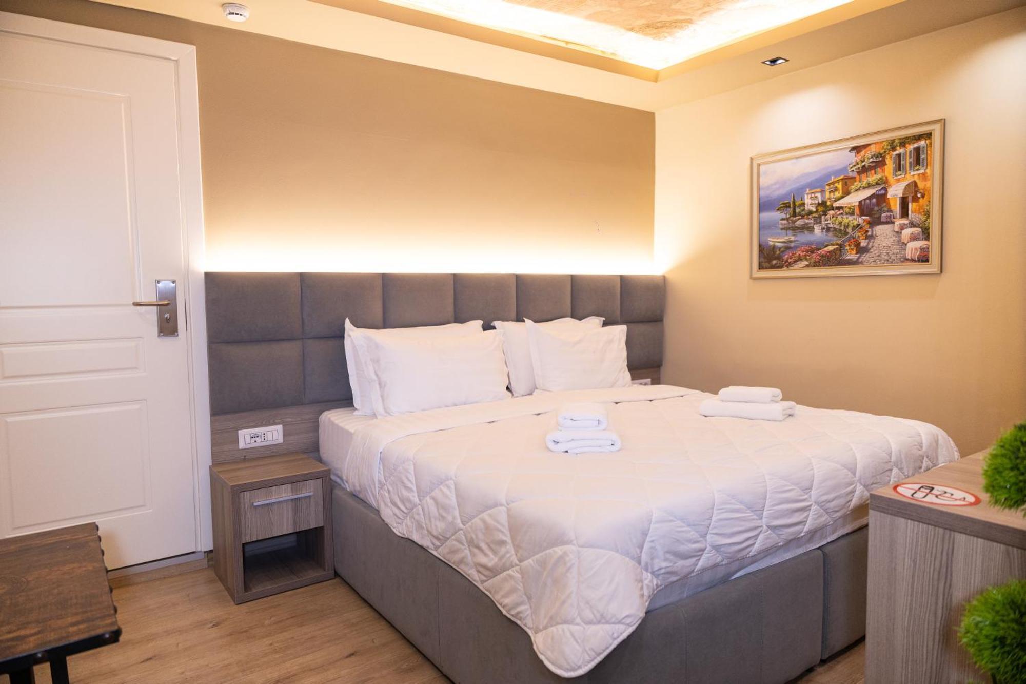 4R Colombo Hotel Tirana Eksteriør billede
