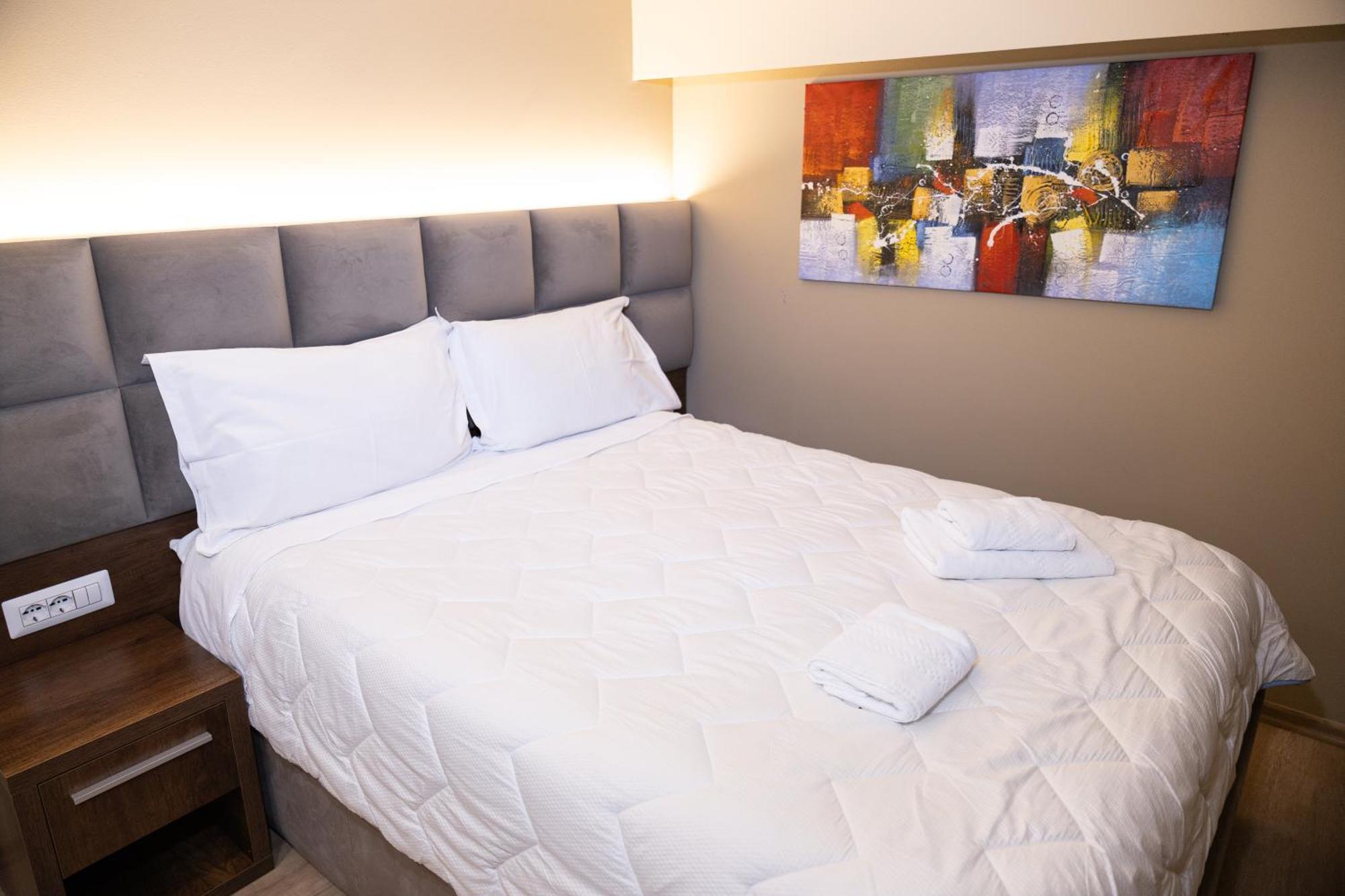 4R Colombo Hotel Tirana Eksteriør billede