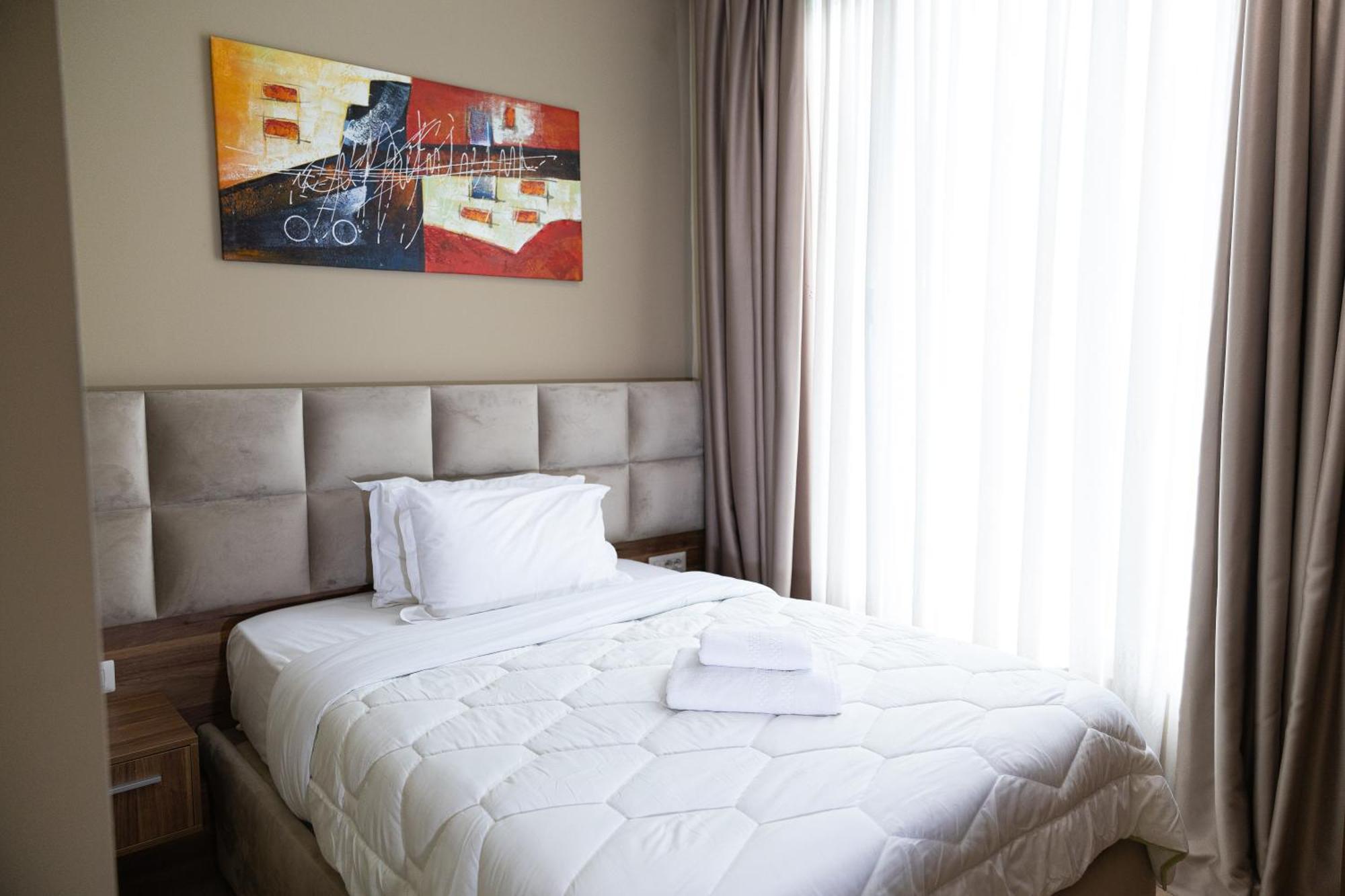 4R Colombo Hotel Tirana Eksteriør billede