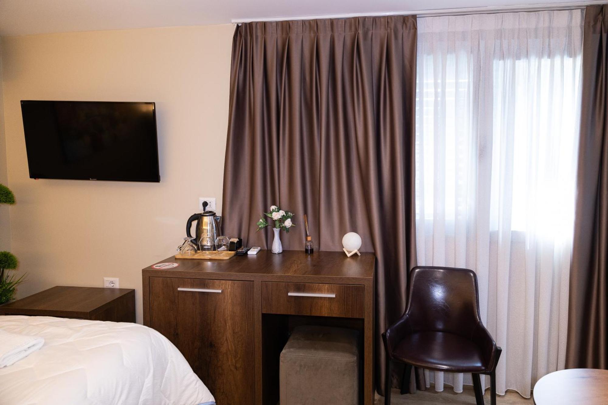 4R Colombo Hotel Tirana Eksteriør billede
